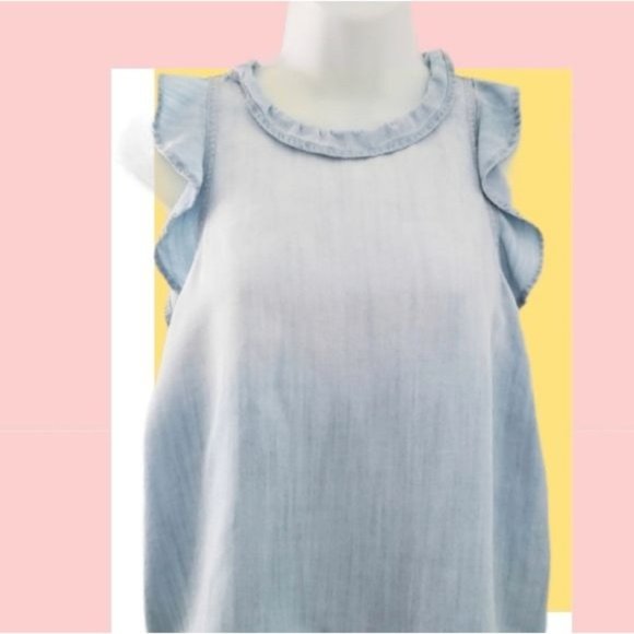 Chelsea & Violet Women Ombre Chambray Top Round neckline - Picture 4 of 10